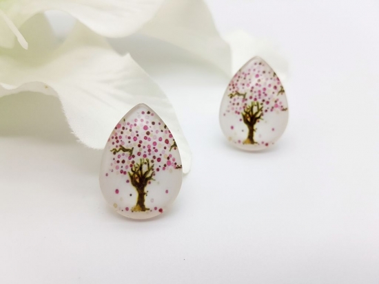 Preview: Baum Ohrstecker Tropfenform rosa